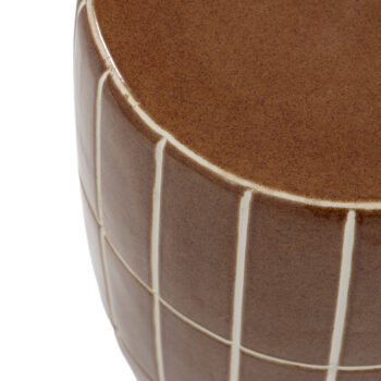 taburete cerámico con patrón geométrico