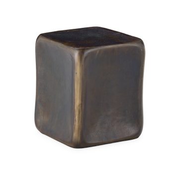 Taburete bajo de metal azul cobalto y latón antiguo