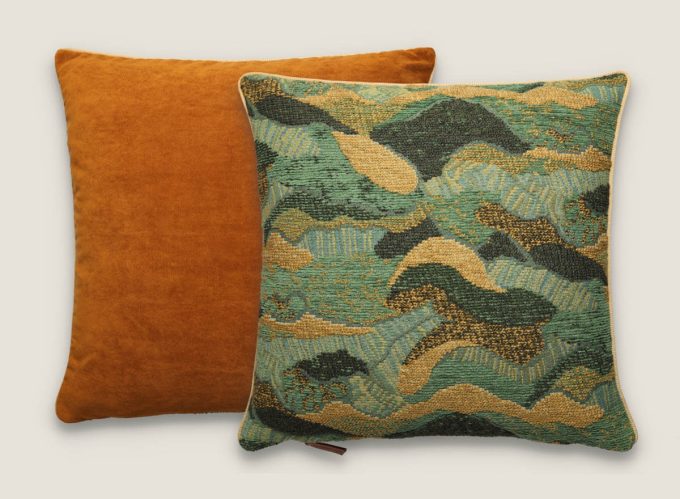 cojin decorativo diseño organico verde y naranja