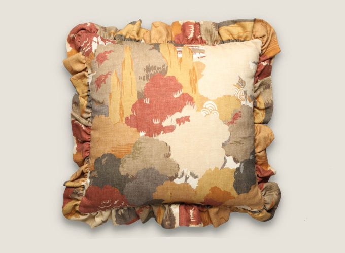 cojin 43x43 oriental volantes ocre