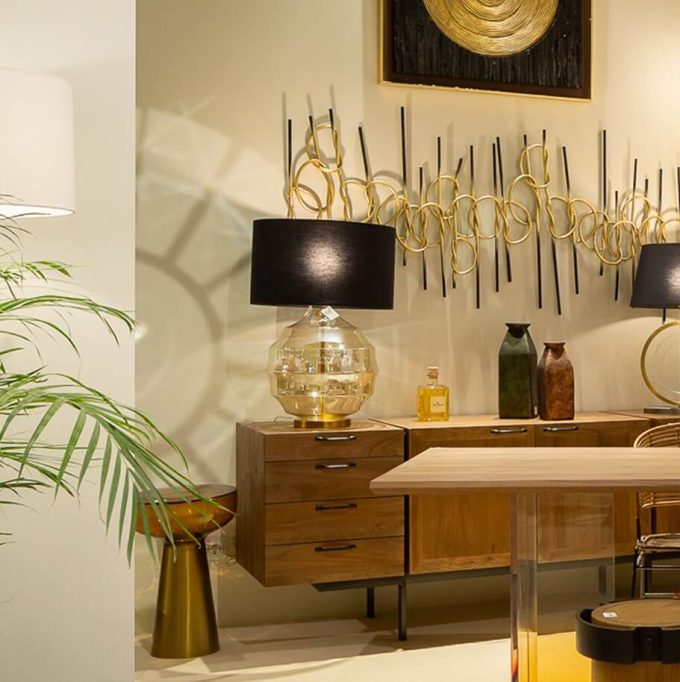 lampara de cristal y metal dorado para decorar salones con estilo